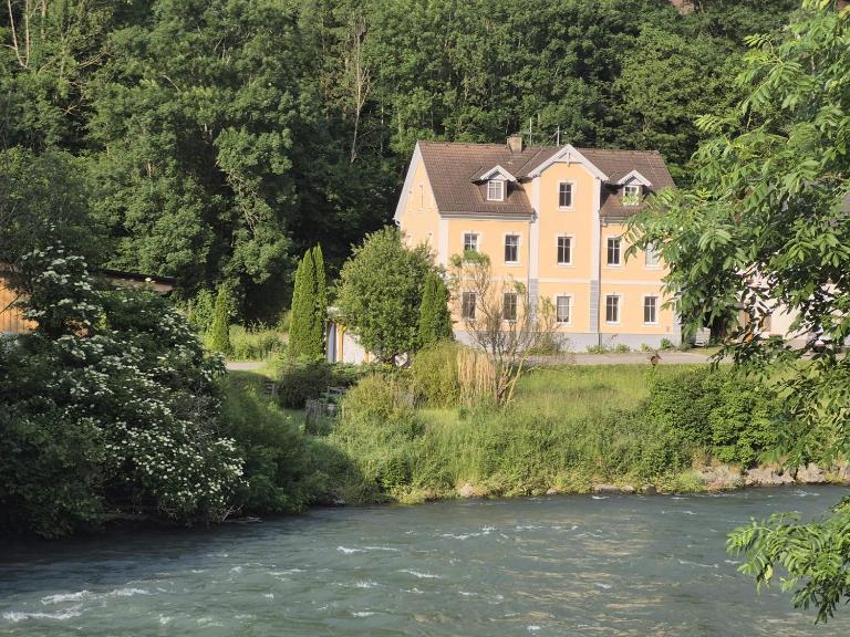 Apartment am Fluss - B&B Penk