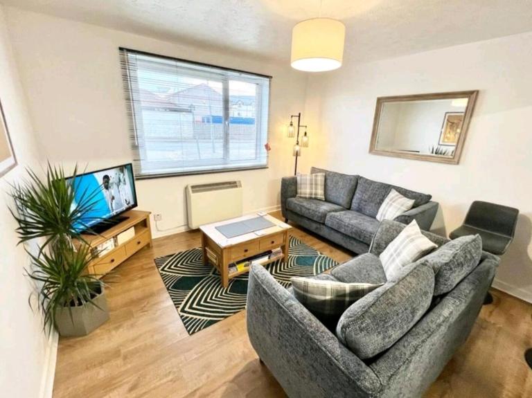 Two Bed Holiday Home with Free Parking in Inverness - B&B Inverness