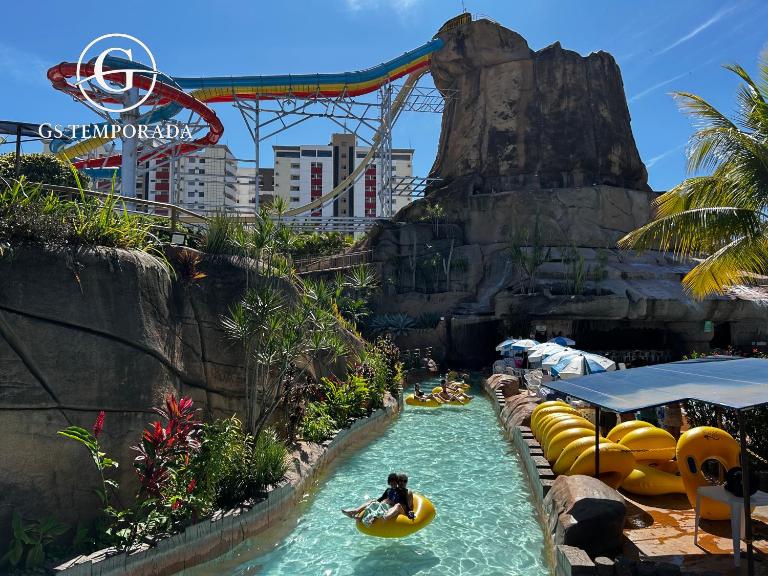 Spazzio diRoma com acesso ao Acqua Park e Splash - B&B Caldas Novas
