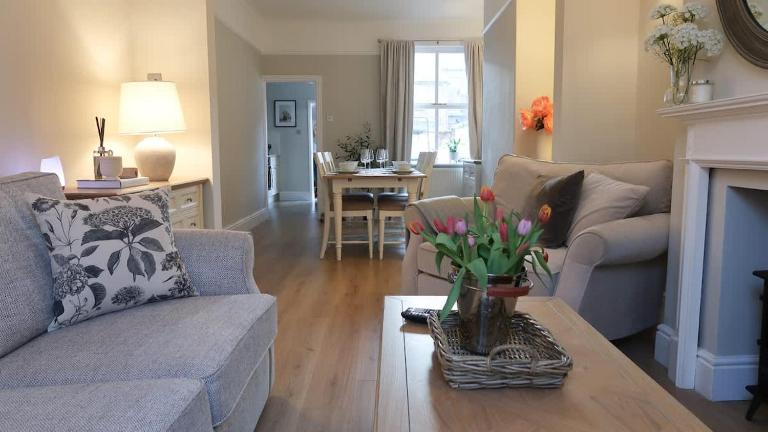 Luxury living outside the city walls - sleeps six! - Ferienwohnung Chester