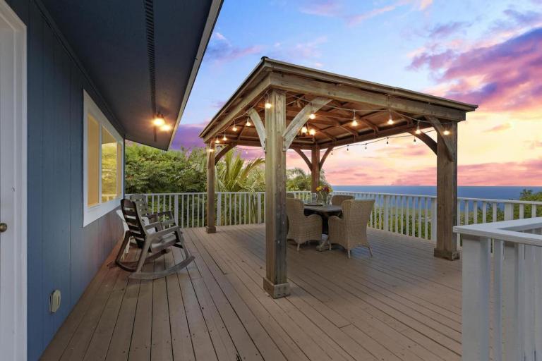 4BR Kona Home with Ocean Views and AC! - B&B Kailua-Kona
