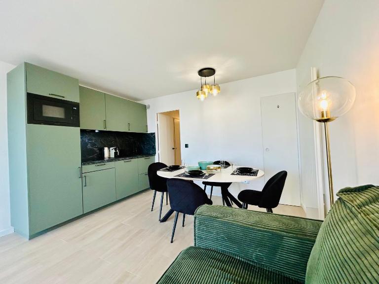 Le Ru'Beach - T2 avec piscine fermée pour travaux réouverture 4 juillet , tarif réduit - B&B Trouville-sur-Mer