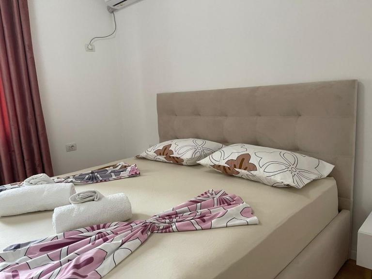 City & Canyon - Modern Comfort - B&B Corovode
