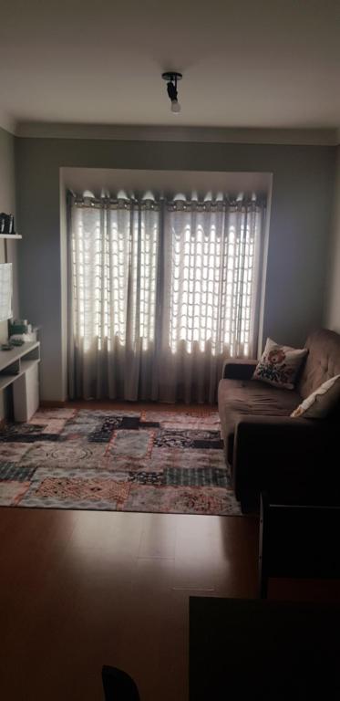 092 Central com WiFi, Sem Ar mas com Ventilador de Teto - Chambres d'hôtes Londrina