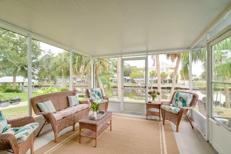 Canal-Front Relaxation: Crystal River Home w/ Dock - B&B Crystal River