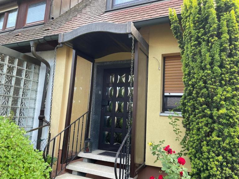 Spacious 3BR House with 2 Parking Spaces & Garden - B&B Norimberga