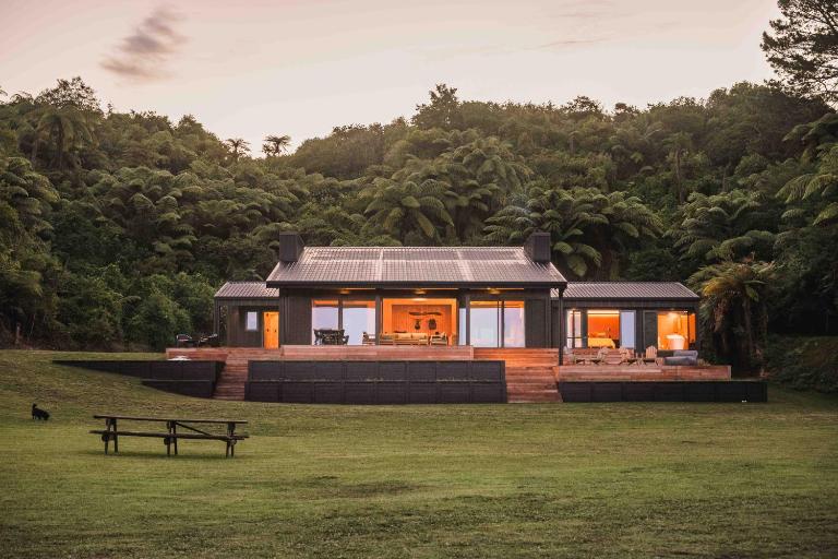 Lakefront Luxury at Okere Falls Lake Rotoiti - B&B Distretto di Rotorua