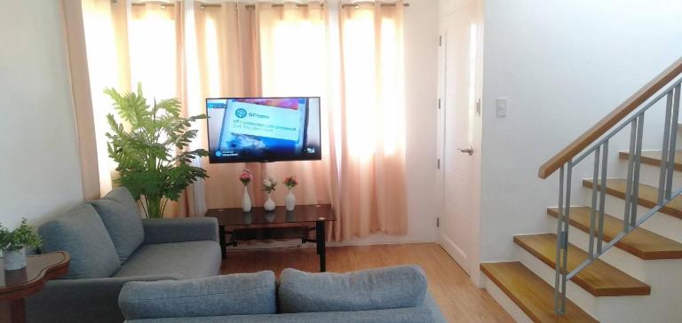 Avida 3-Bedroom Vacation House with Pool - B&B Talisay