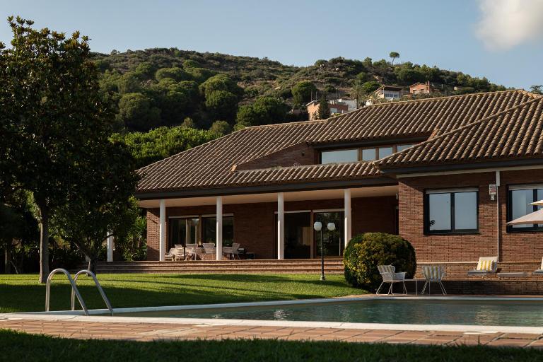 Sea View Villa with Spa & BBQ - B&B Badalona