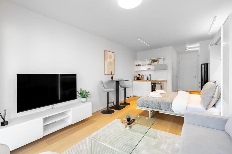 Terrazzo Lux Apartment with Balcony - B&B Bratislava