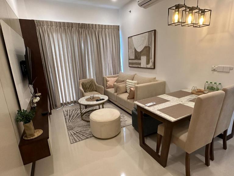 Stylish 2-Bedroom Trizen Retreat in Prime Location - Bed and Breakfast Colombo