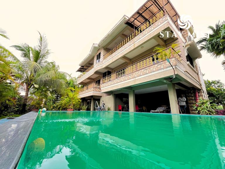 Ocean Olive Villa by Staymist - Chambres d'hôtes Nāgaon