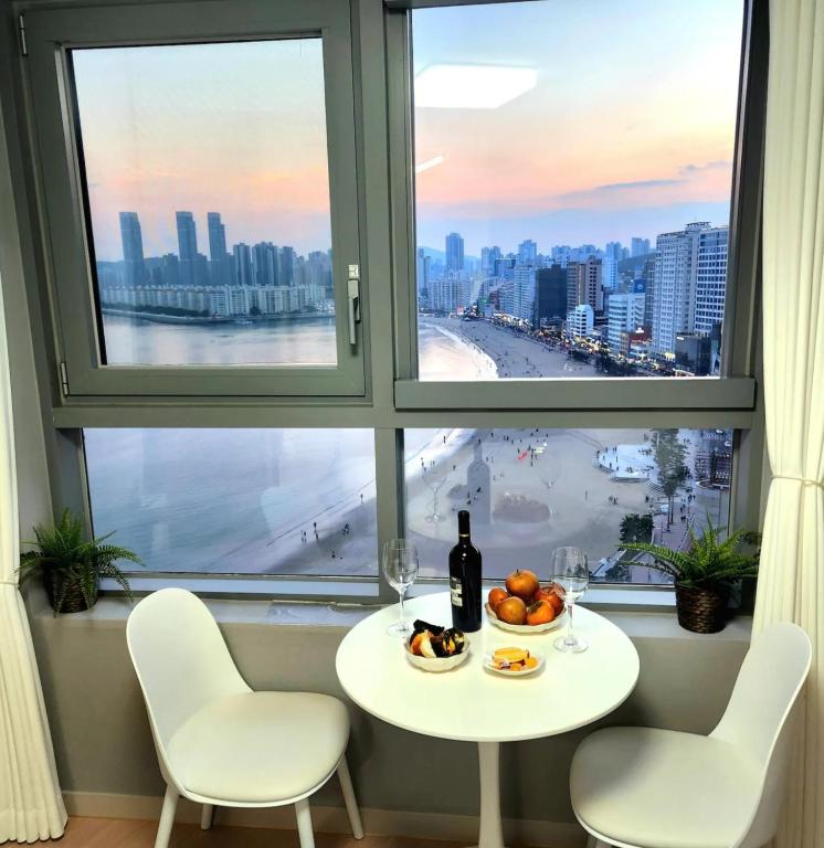 Busan#Gwangalli#High floor ocean view#1min from the beach - B&B Busán