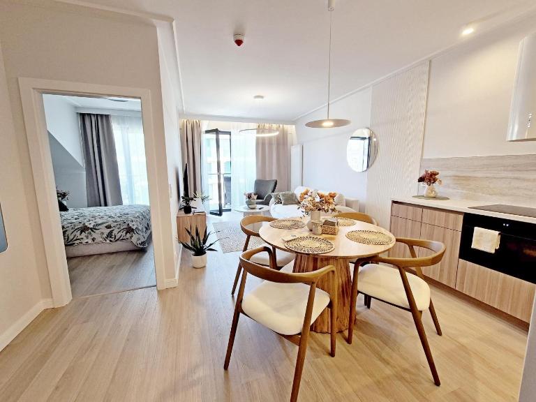 Rezydencja Niechorze PRESTIGE D312 z Basenem, Sauną, Jacuzzi, Klimatyzacją i Widokiem na Morze - 5D Apartments - B&B Niechorze