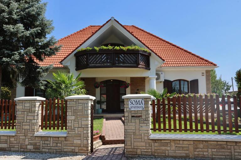 Soma Apartman - Bed and Breakfast Balatonlelle