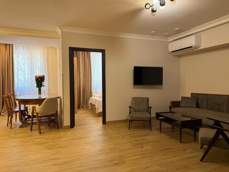 2-bedroom apartment in the center of Yerevan by Sweet Home - B&B Yerevan