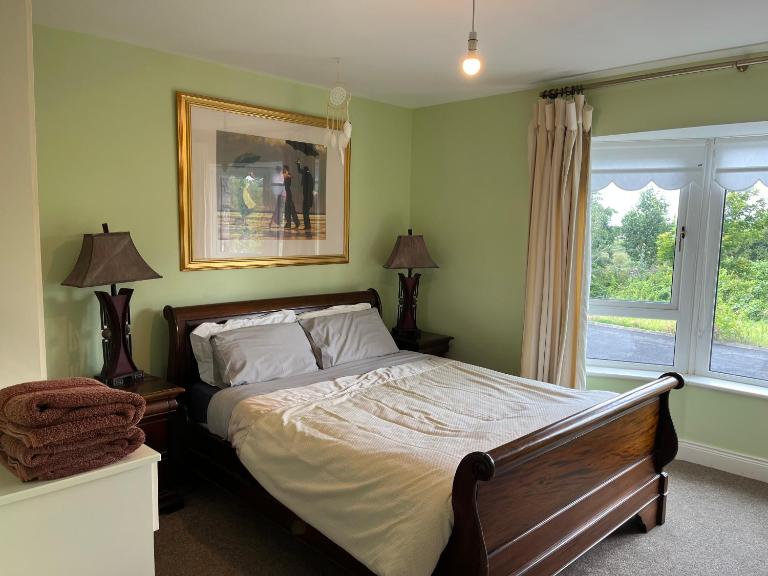 Hybrasil - B&B Westport