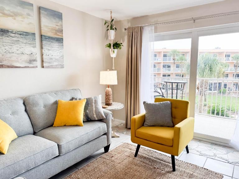Coastal Dreams Ocean View St Augustine Beach Condo - Bed and Breakfast Saint Augustine