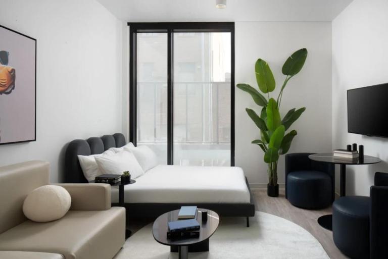 Amazing Studio in the heart of DT YBOR! - B&B Tampa