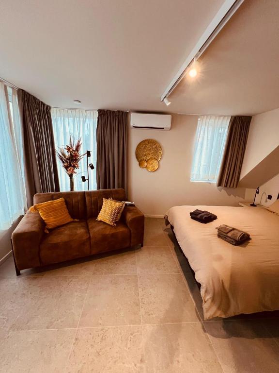 Christina's Luxe Penthouse BIG TERRACE AND SEAVIEW - B&B Ostend