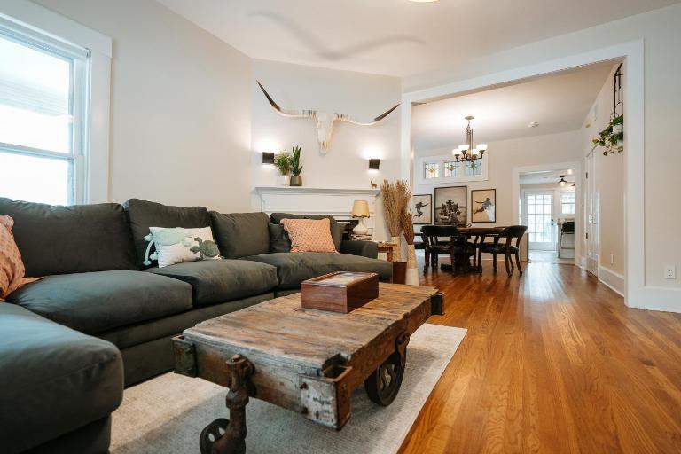 Luxe Farmhouse near Deep Ellum & Bishop Arts - B&B Dallas