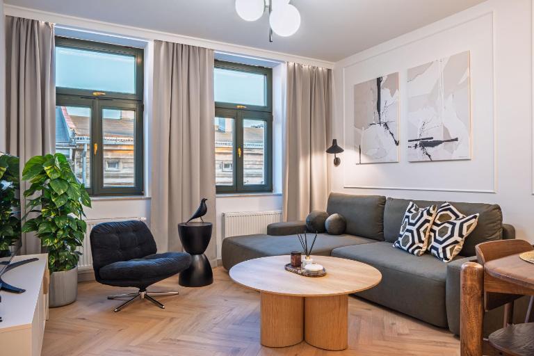Premium Apartment by Wawel Castle, Central Kraków, Underground Parking - Ferienwohnung Krakau