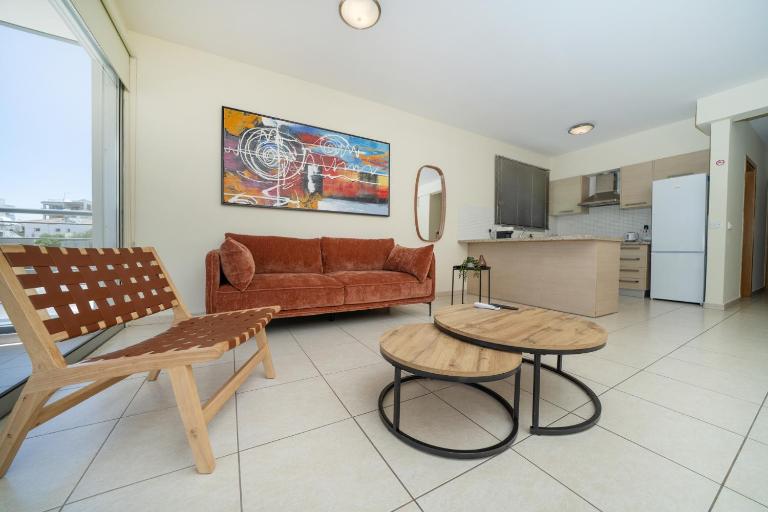 Modern 2 bedroom flat in Engomi - B&B Stróvolos