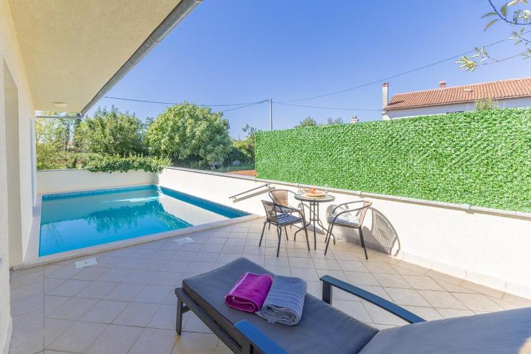 Casa Anika with Private Pool - Ferienwohnung Žminj