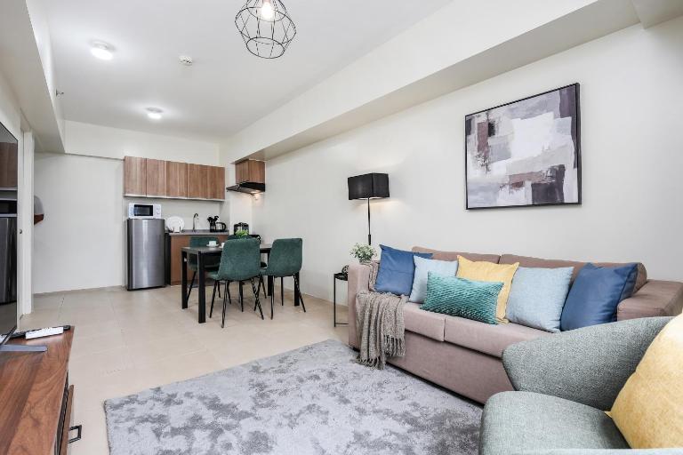 Furnished 1-Bedroom in Avida Towers Riala, Cebu IT Park with Fast WiFi, Netflix, Pool and More - Chambres d'hôtes Cebu