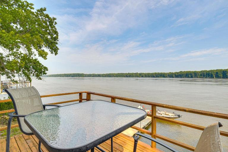 Scenic Views & Yard: Mississippi River Retreat! - Bed and Breakfast Fulton