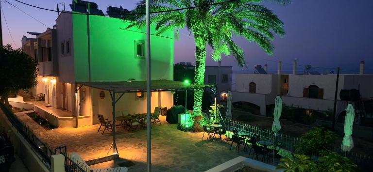 GLIPTIS Apartments - Bed and Breakfast Chios