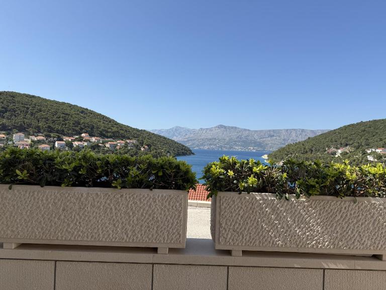 Apartman Ružica - Ferienwohnung Pučišća