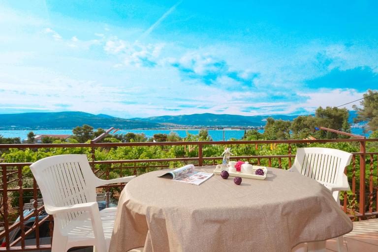 Apartments Uljevic-close to the beach - B&B Trogir