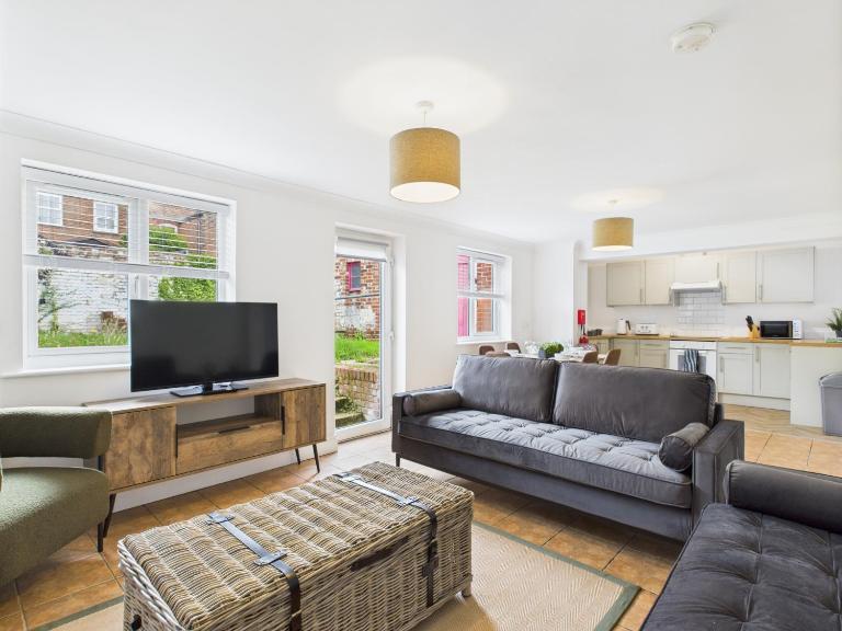Spacious Apartment with Private Garden - Ferienwohnung Norwich