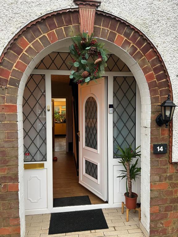 The Dunkirk Avenue Nest - B&B Desborough