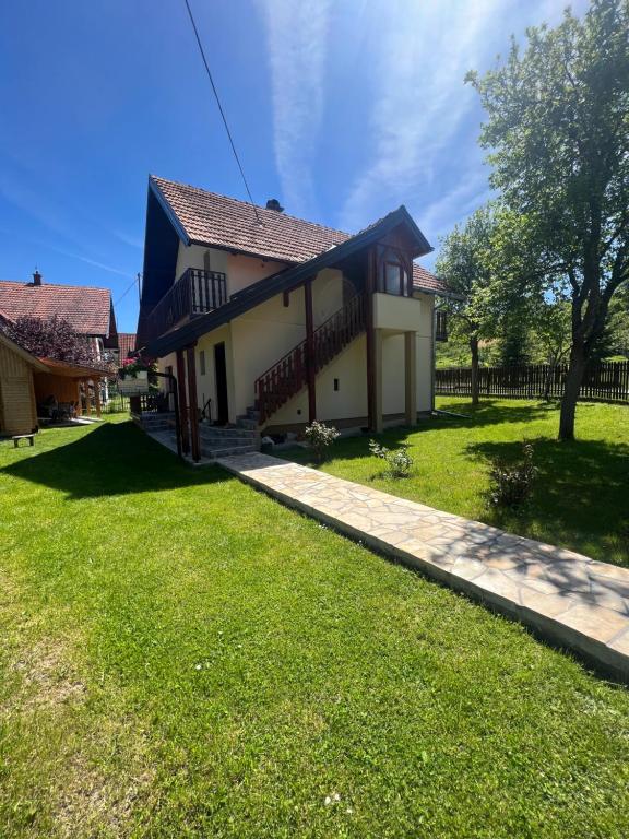 Apartman Mira - B&B Kremna