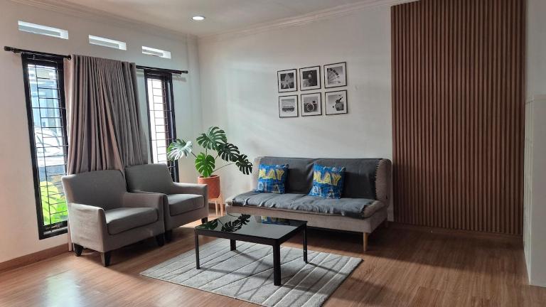 Dago Family Stay - B&B Bandung