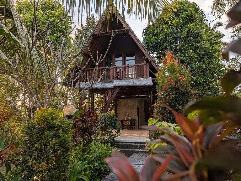Triangle Cottage, Near 7 waterfall in north Bali - B&B Banjar Ambengan