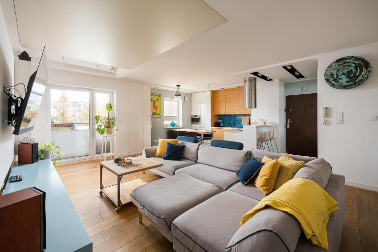 W411 Marina Mokotów - Lake View Apartment with Balcony, Workspace & Parking, close to Airport & City Center - B&B Varsavia