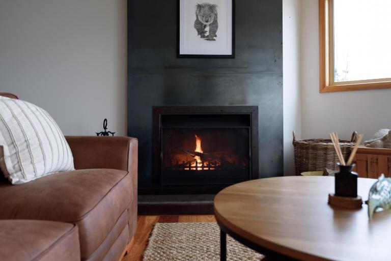 Scenic Getaway with Breathtaking Water Views - B&B Gordon