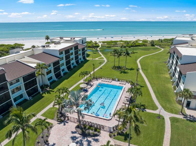 Beachfront Loggerhead Cay 302 2 Bikes - B&B Sanibel