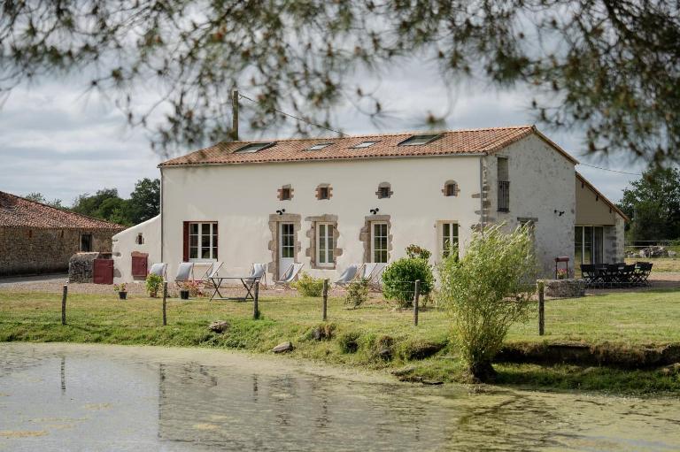 Proche Puy duFou - Les Buardieres - Bed and Breakfast Saint-Pierre-des-Échaubrognes