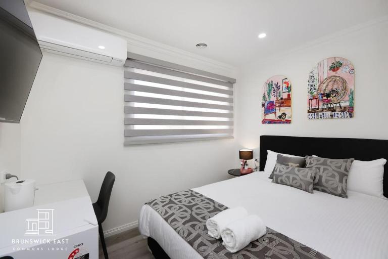 209 Stylish Queen BR with Fast WiFi - Brunswick East - 30 Percent OFF - B&B Melbourne