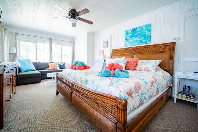 Private King Bed Suite-Near AMI Beach-Walk DTown. - B&B Bradenton