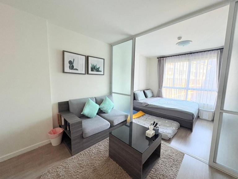 Studio Room with Pool View at dCondo Sign Chiang Mai - B&B Chiang Mai