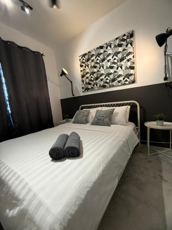 URBAN MONO STUDIO for 2Pax -9Min to PasarPayang-MayangMall-Drawbridge - B&B Kuala Terengganu
