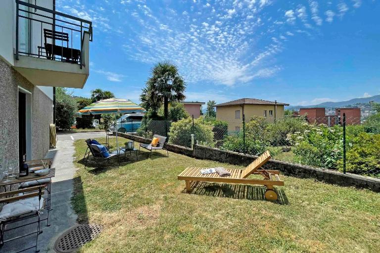 Sunflowers, Monte Brè & WiFi, Free Parking - B&B Lugano