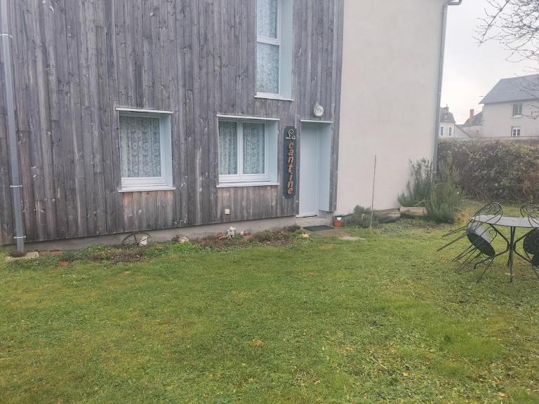 La Cantine Logement au calme proche bord de Loire - Ferienwohnung Decize