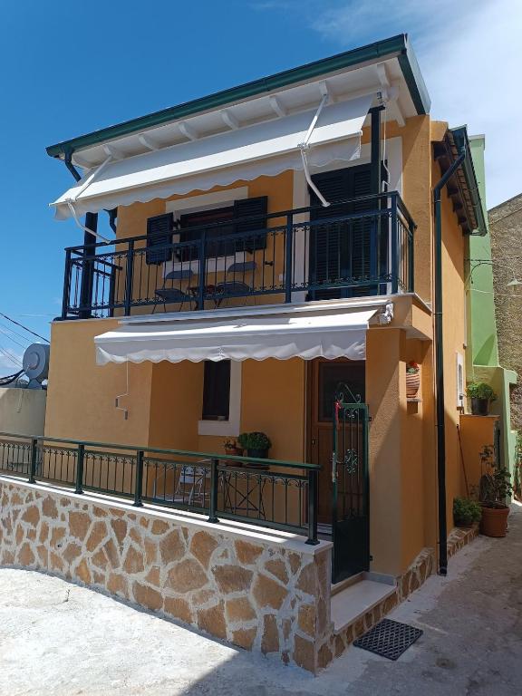 Lucy's House Aggelokastro - B&B Kríni