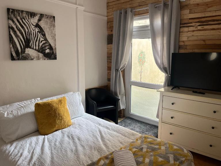 101 - Room 2 - Uplands - Ferienwohnung Scleddau
